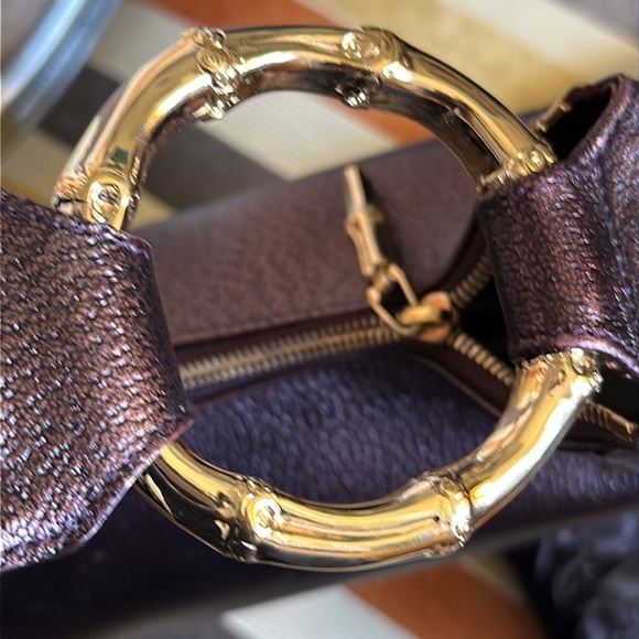 Gucci Bamboo Ring Hobo in Burgundy Metallic Leather - Picture 7 of 17